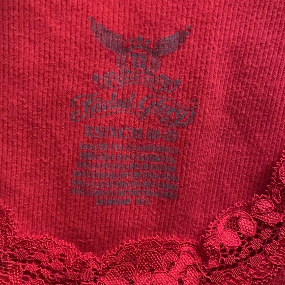 SOLD——4pack) Lacey Tanks/Under-Blouses - Picture 4 of 6